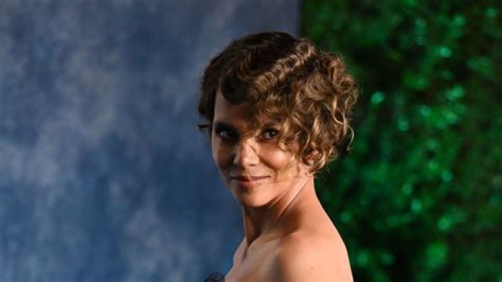 Actresses in Youngeldon: Unveiling the Talent Behind the Screen