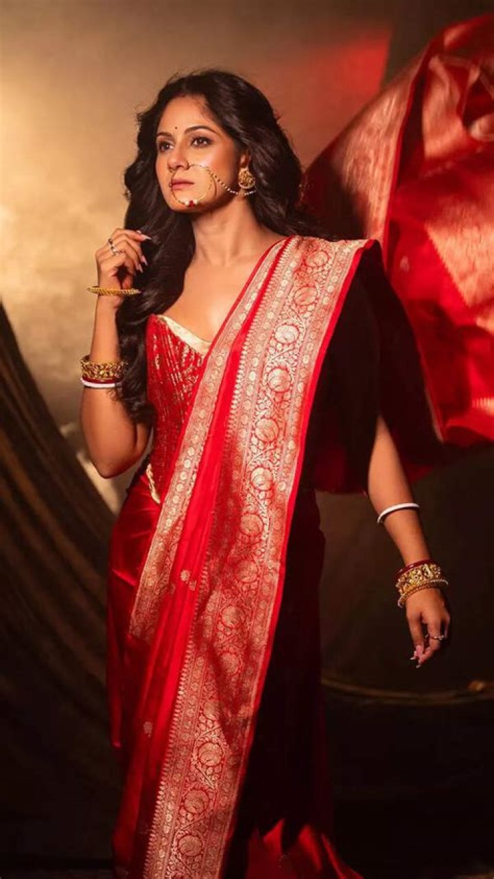 Aditi Mistry Live Saree: A Comprehensive Guide to Her Elegance and Style