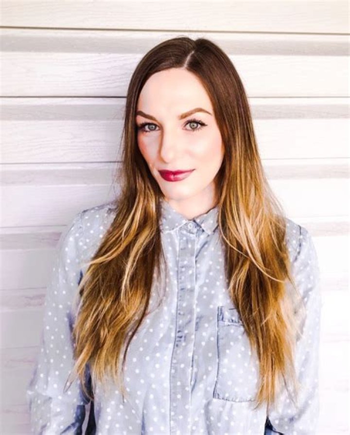 Alix Tichelman Today: The Rise of a Fashion Icon