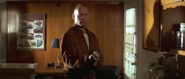 Bruce Willis in Pulp Fiction: Exploring the Connection