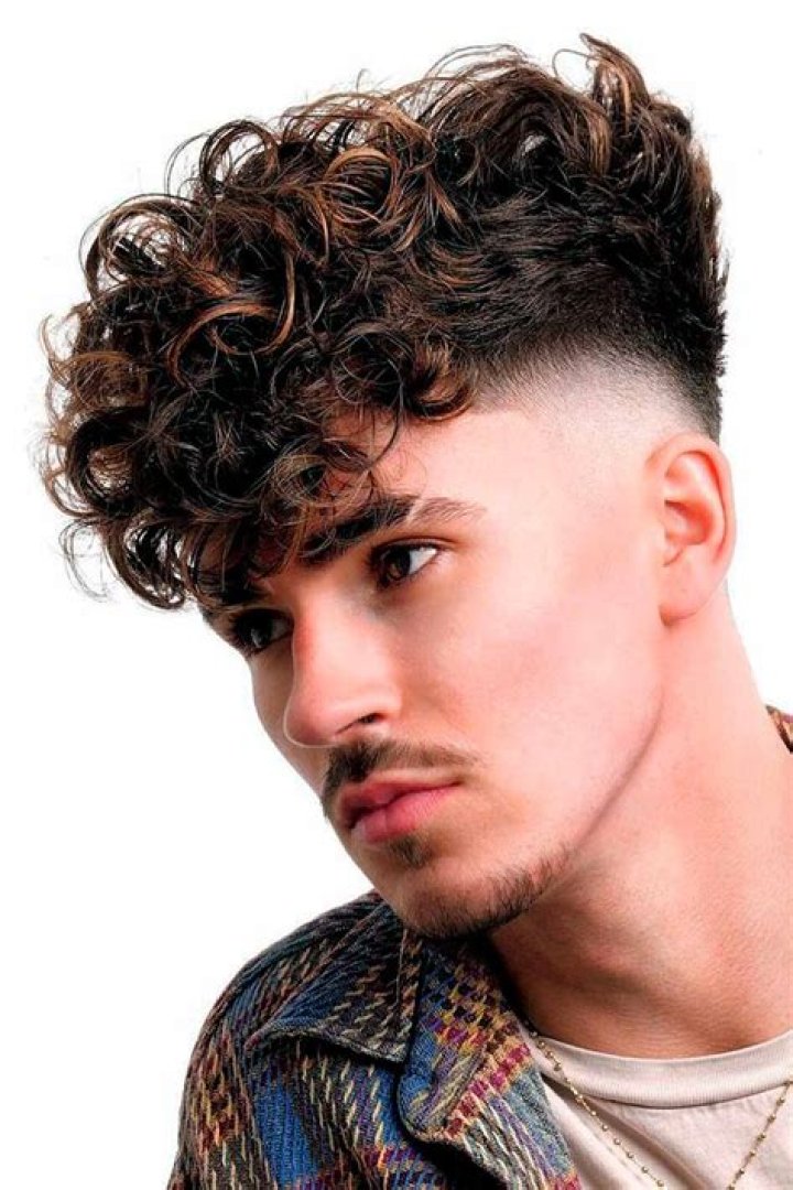 Caramel Men's Highlights for Dark Hair: A Complete Guide