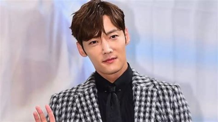 Choi Jin Hyuk: A Comprehensive Look at the Rising Star of Korean Entertainment
