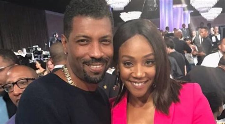 Deon Cole Wife: Unveiling the Life and Relationship of the Comedian