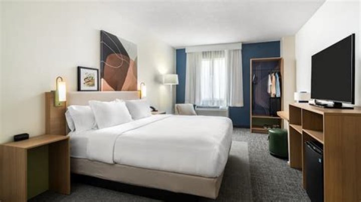 Discover the Luxury of DoubleTree by Hilton Harrisonburg VA