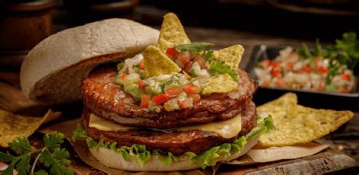 Discovering the Flavors of Hamburguesa Mexicana
