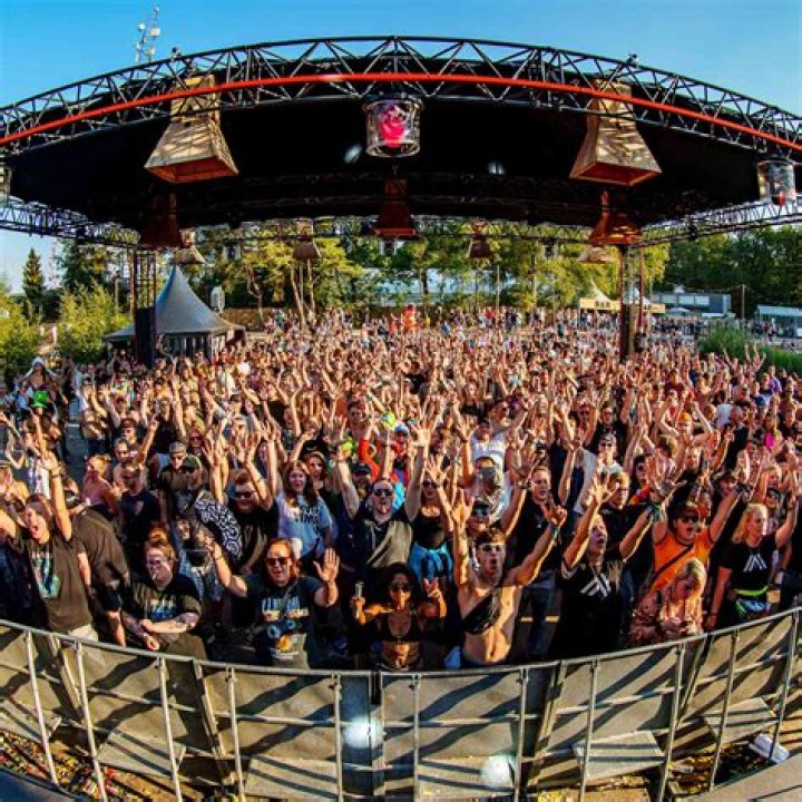 Downloadhub.tours: Your Ultimate Destination for Downloading Travel Resources