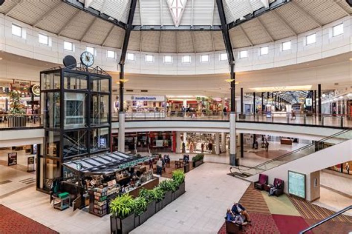 Dulles Town Center Mall: A Premier Shopping Destination in Virginia