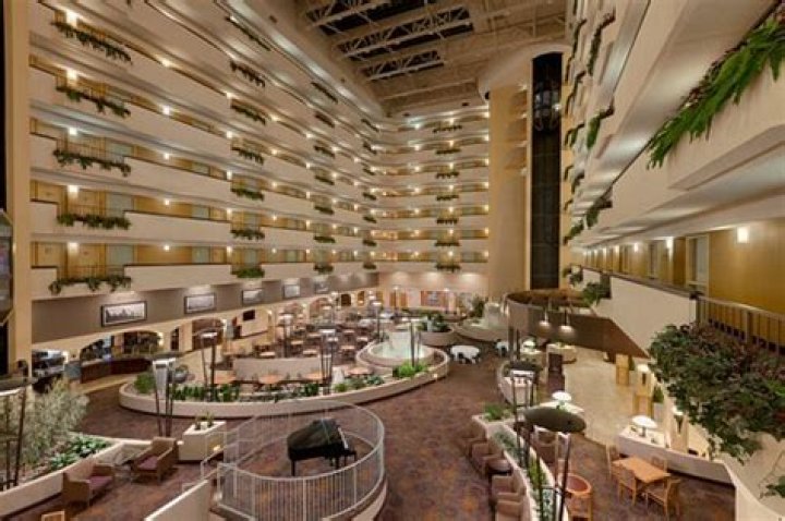 Embassy Suites by Hilton Kansas City International Airport: Your Ultimate Stay Experience