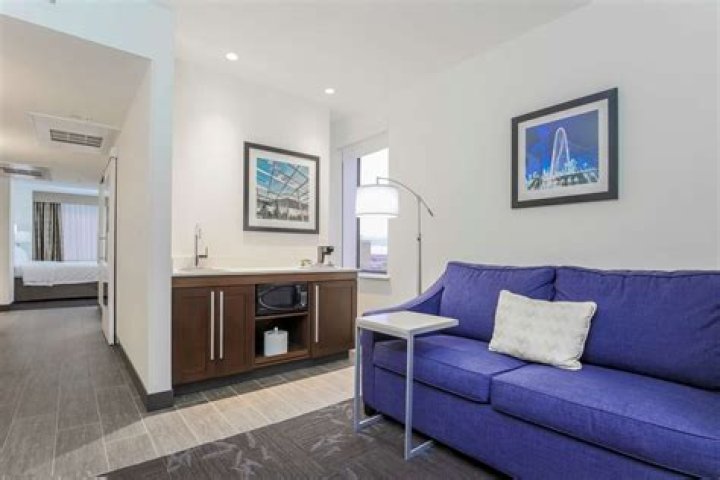Hampton Inn Suites Downtown Dallas TX: A Premier Stay Experience