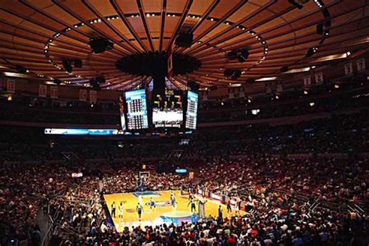 How Many People Does MSG Hold? A Comprehensive Guide to the Iconic Venue