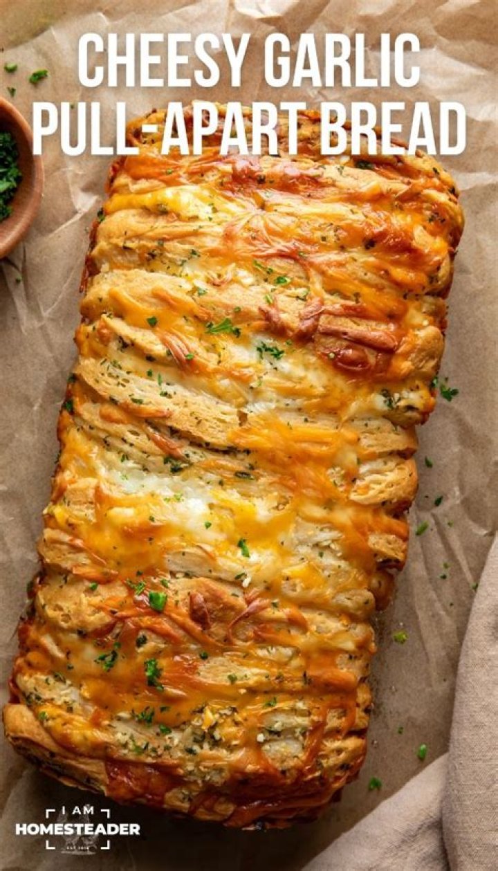 Irresistibly Cheesy Pull Apart Bread: A Delightful Treat for Any Occasion