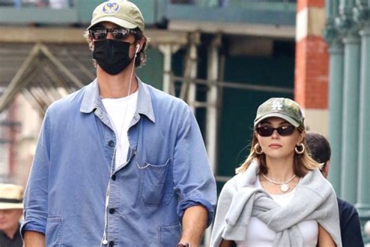 Jacob Elordi's Girlfriend: A Deep Dive into His Love Life and Relationships