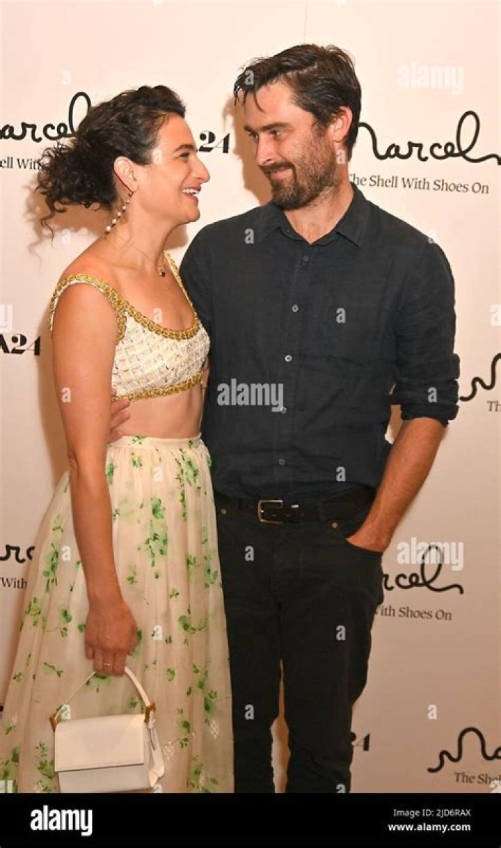 Jenny Slate and Her Stance on Israel: A Comprehensive Guide