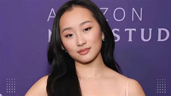 Ji-Young Yoo: A Rising Star in the Entertainment Industry