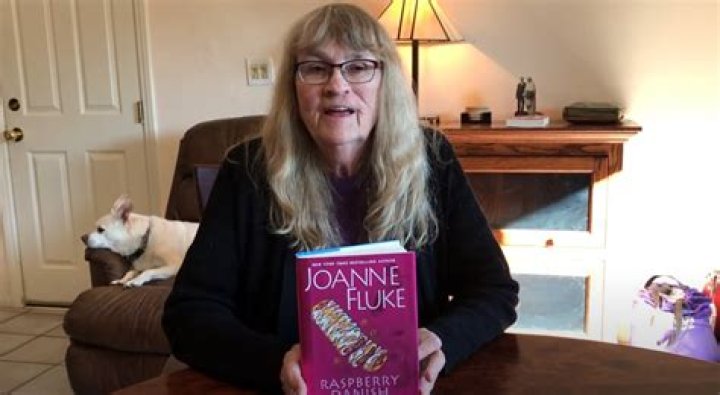 Joanne Fluke Mysteries in Order: A Comprehensive Guide for Fans