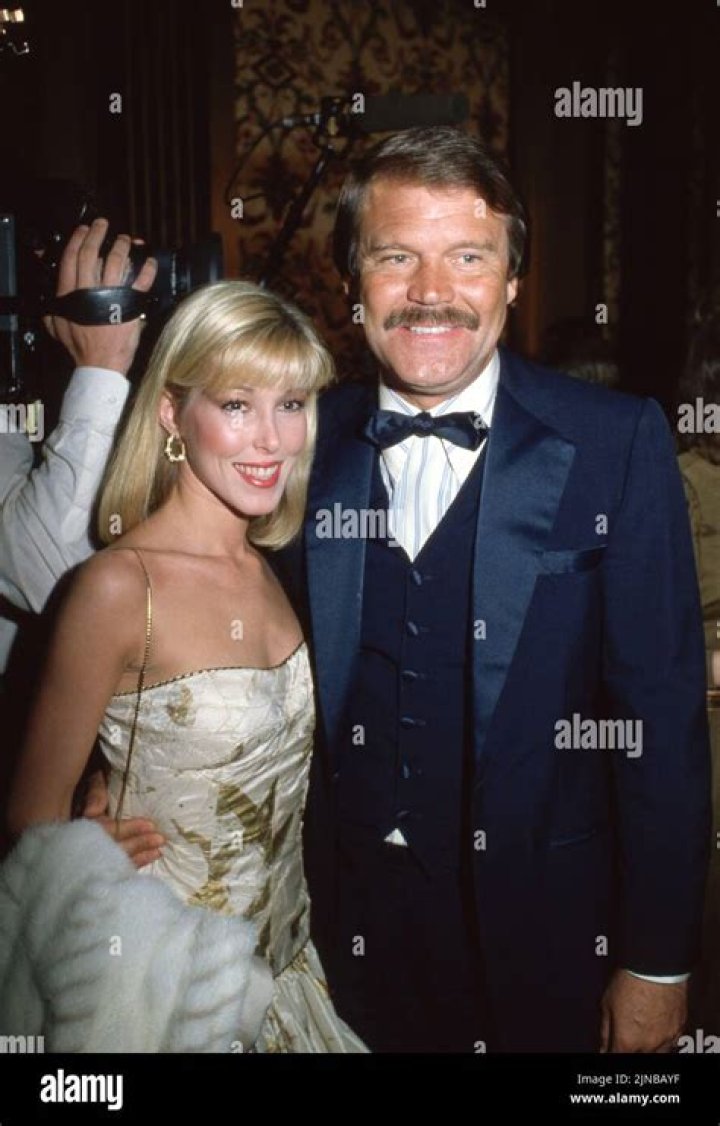 Kimberly Woolen: The Rising Star in the Fashion and Entertainment Industry