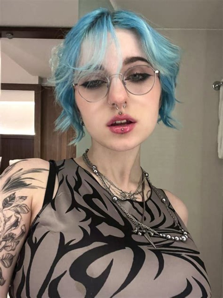 Lyra Crow Nudes: A Comprehensive Exploration of Misinformation and Privacy Rights