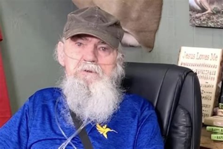 Net Worth of Si Robertson: A Comprehensive Look at the Duck Commander's Fortune