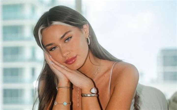 OnlyFans McKinley Richardson: A Comprehensive Guide to Her Rise, Success, and Impact