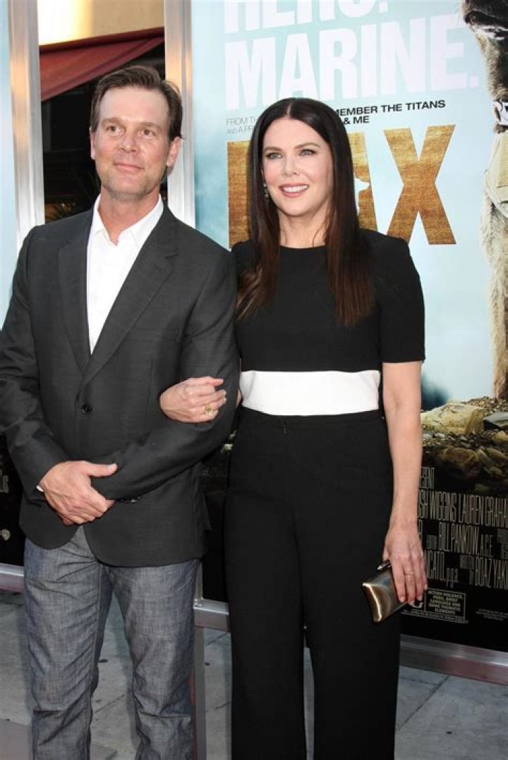 Peter Krause: Is He Married? A Comprehensive Guide
