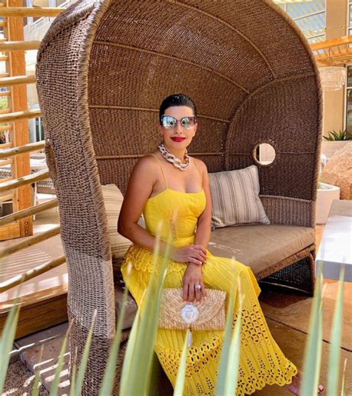 Radiance and Charm: The Enigmatic Woman in Yellow Dress