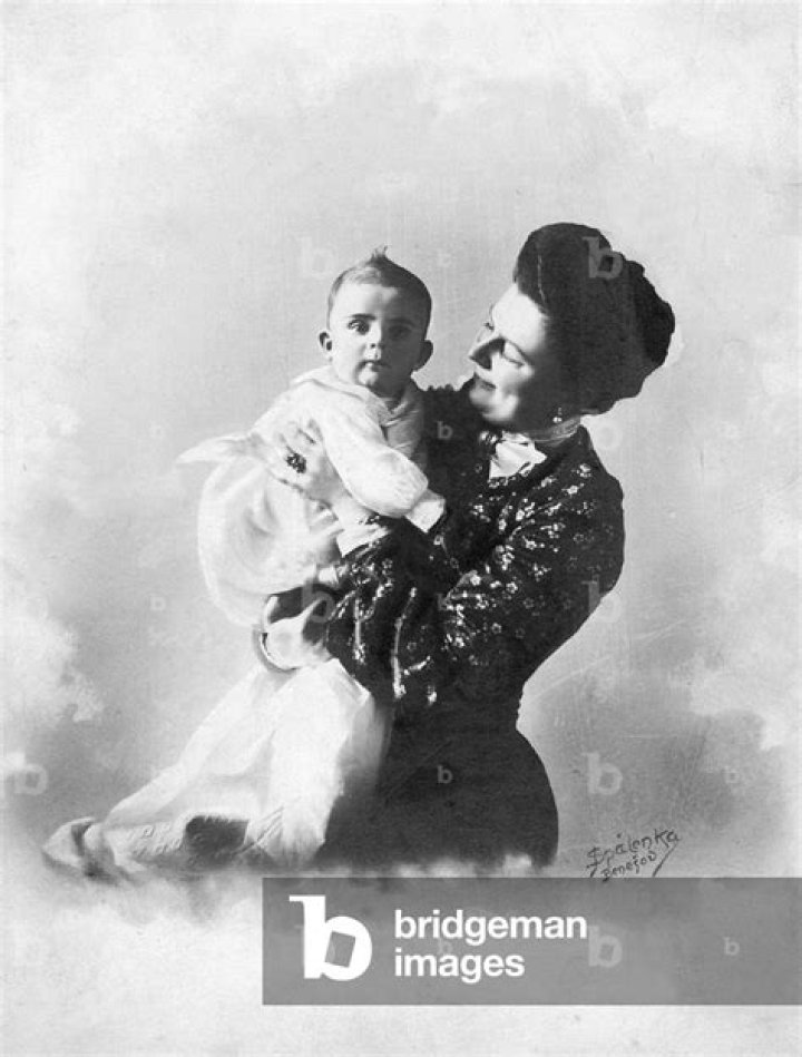 Rose Chlo&eacute; Ingredia L&eacute;onie von Hohenberg: The Life, Legacy, and Impact