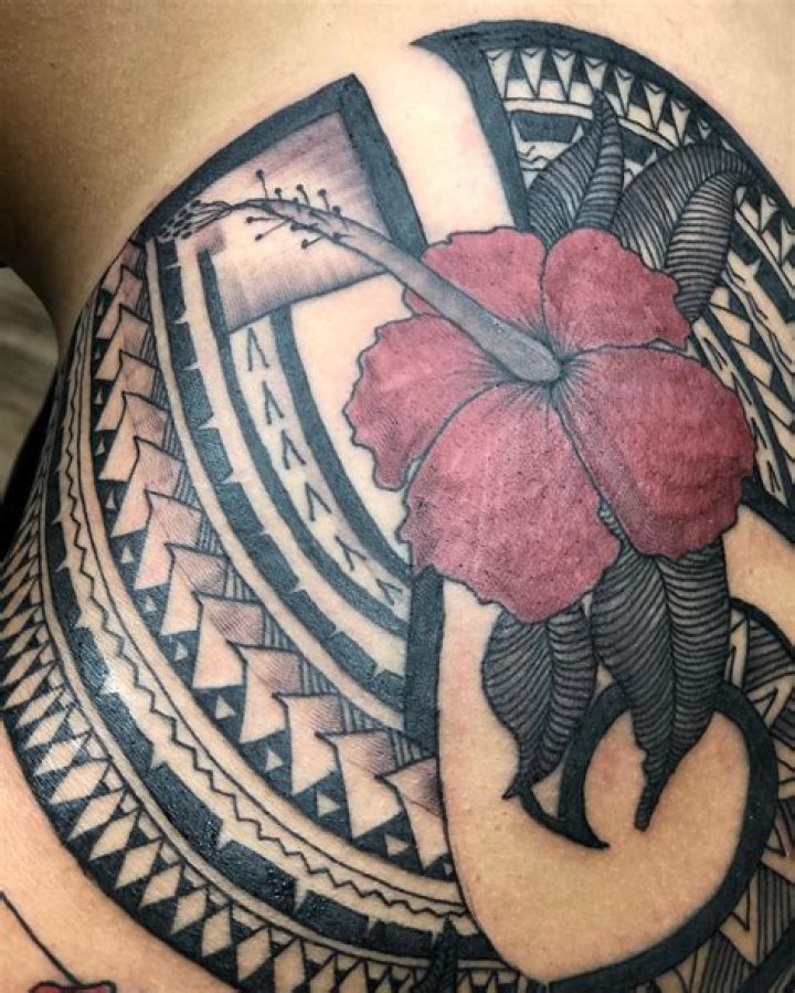 Simple Hawaii Tattoos: A Celebration of Minimalist Hawaiian Art