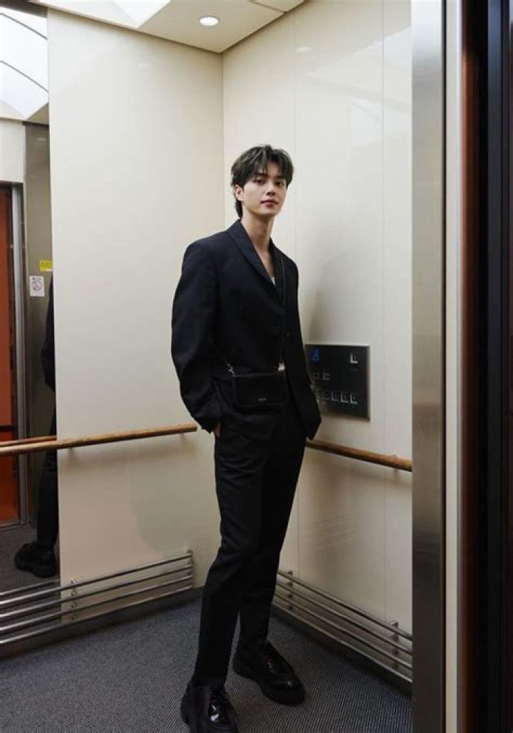 Song Kang Height: A Comprehensive Look at the K-Drama Star's Measurements and Fame