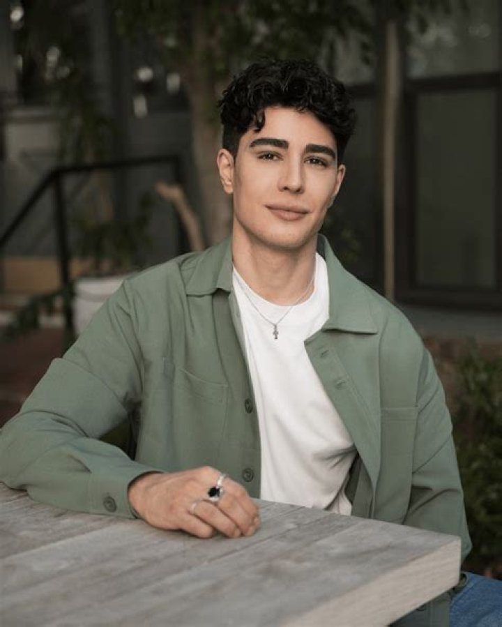 Tulsi Gabbard Children: A Deep Dive into Her Family Life