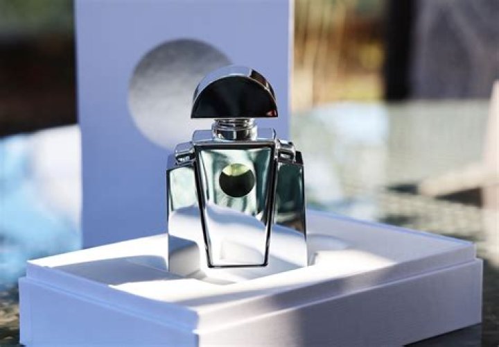 Unveiling the Allure of Ce Noir Perfume