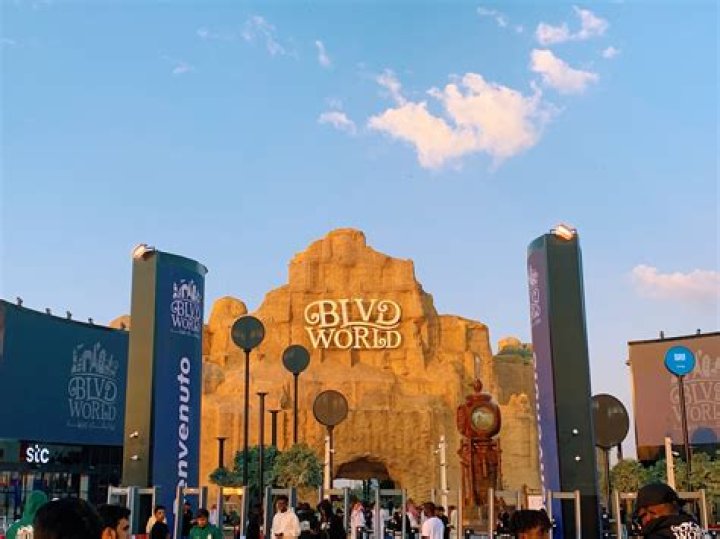 Vegas Netflix: Exploring the World of Entertainment, Tourism, and Culture