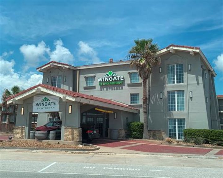 Wingate by Wyndham Galveston East Beach: Your Ultimate Beachfront Getaway